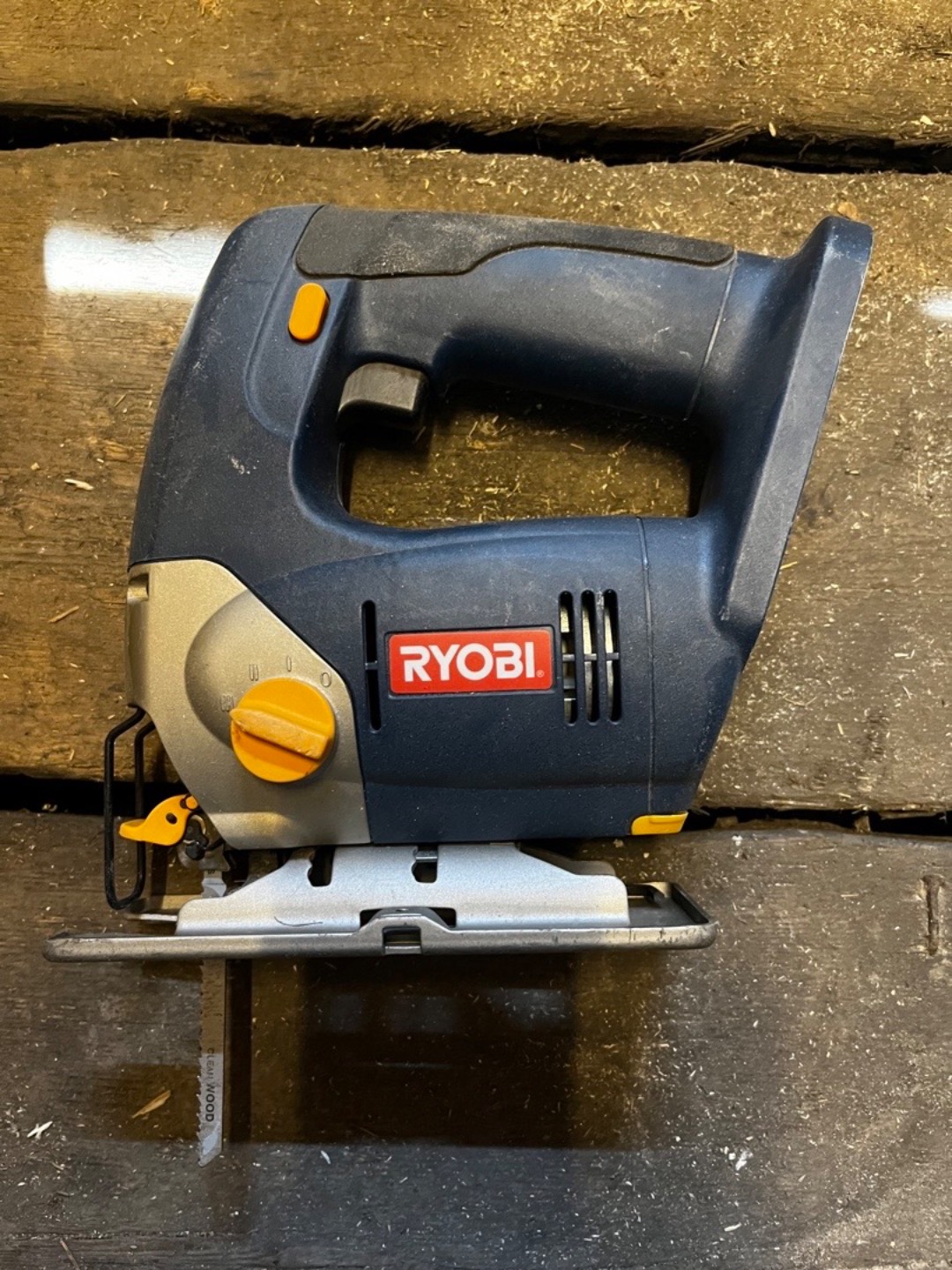 Batteridrevet stikksag fra ryobi