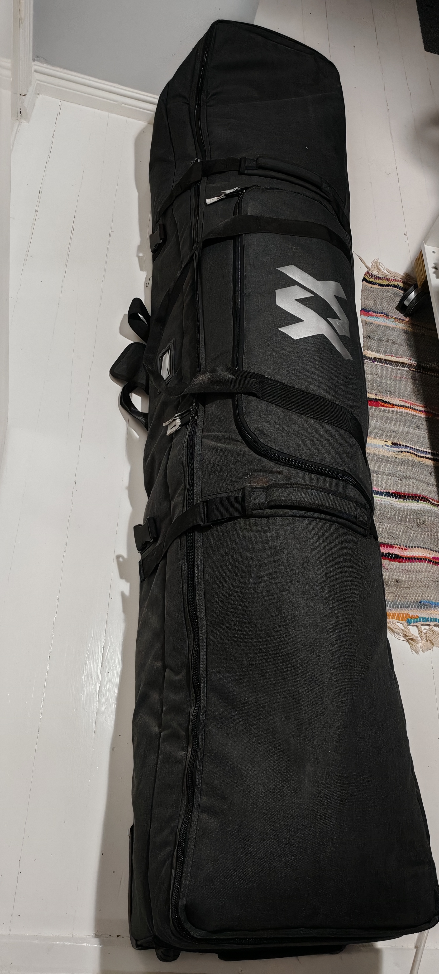 Völkl suksipussi/-laukku pyörillä