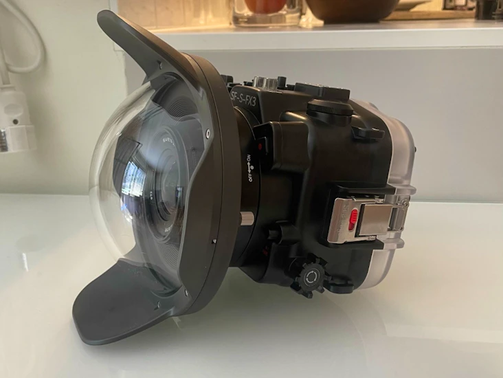 Seafrog underwater housing fx3