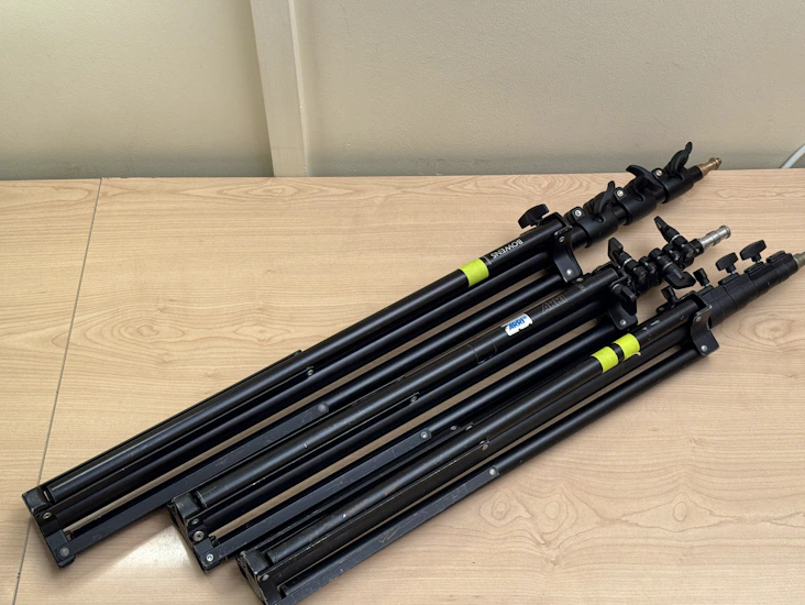 Set of 3 light stands