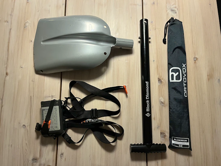 Lavinpaket: mammut transceiver, ortodox sond och black diamond spade