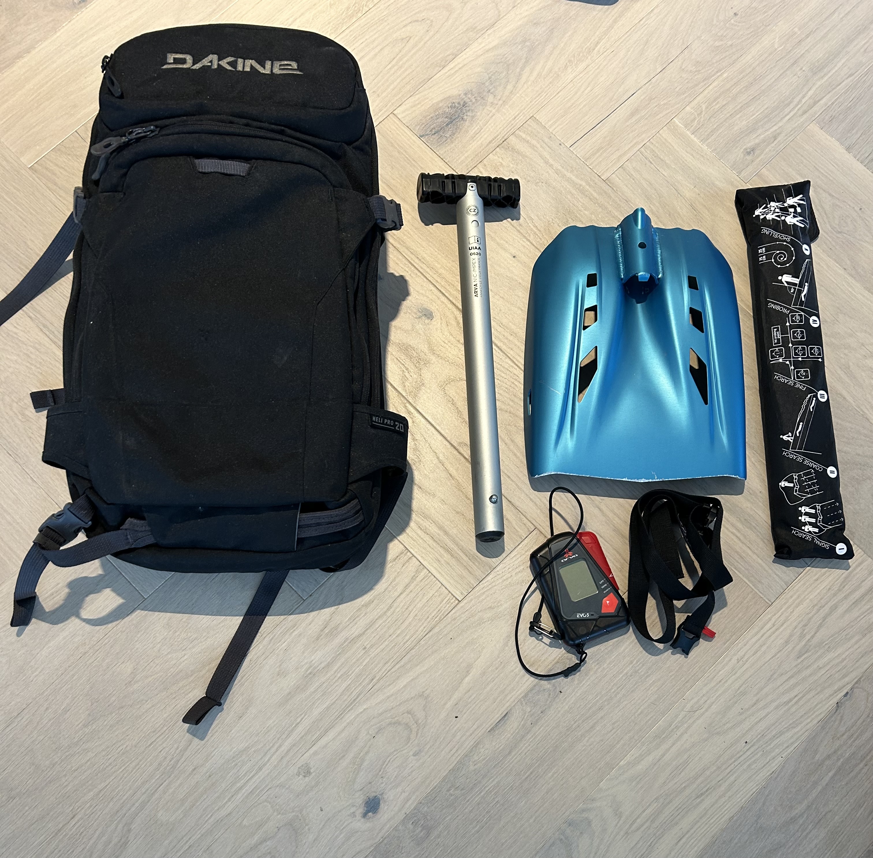 Tenk sikkerhet - fullt utstyrt skredsekk ink søker