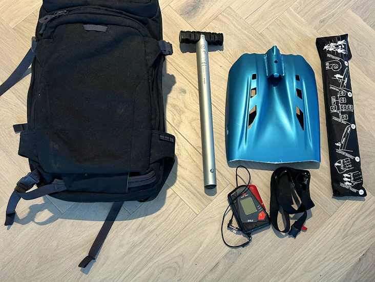 Tenk sikkerhet - fullt utstyrt skredsekk ink søker