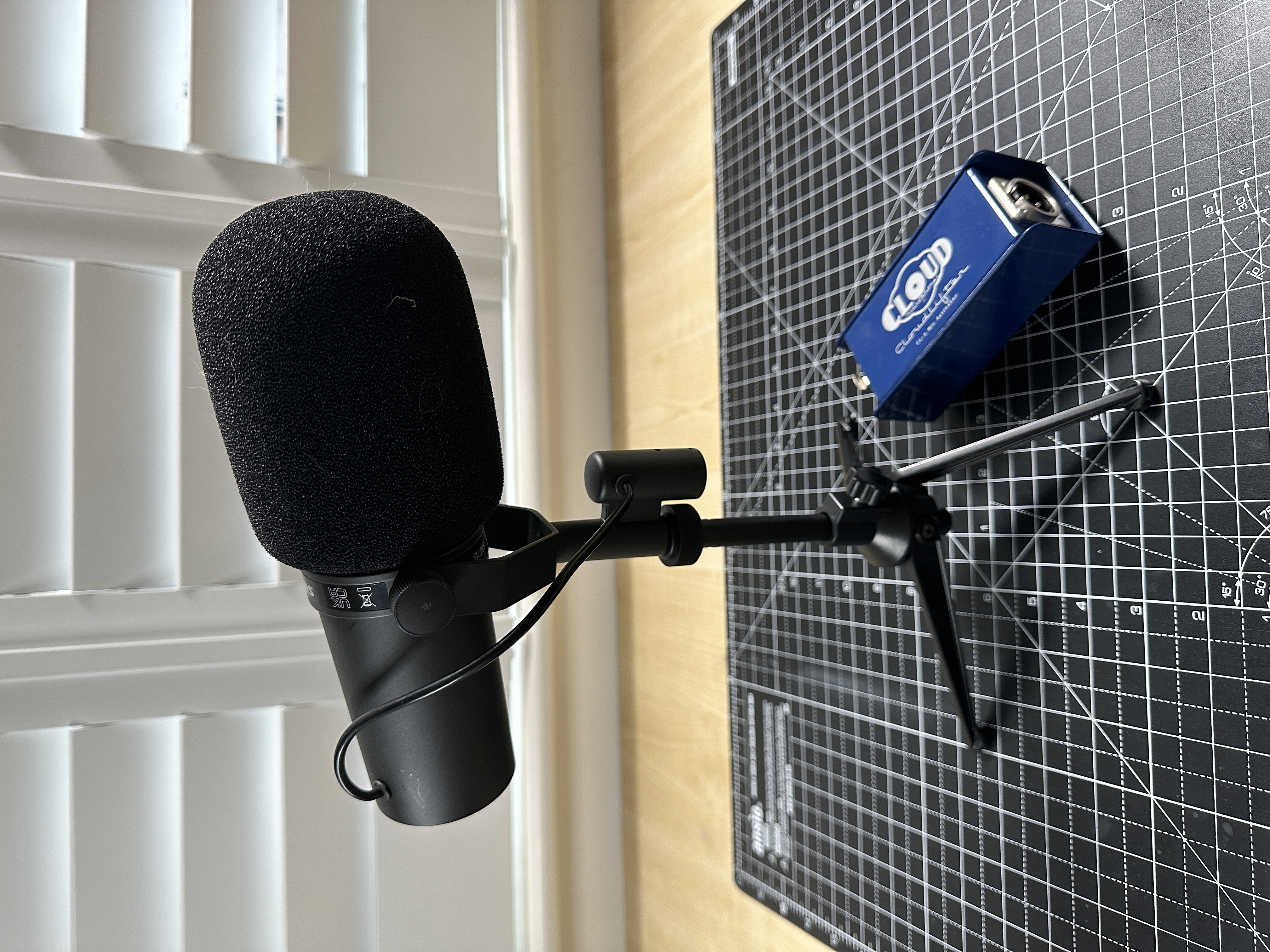 Shure sm7b microphone plus cloud lifter