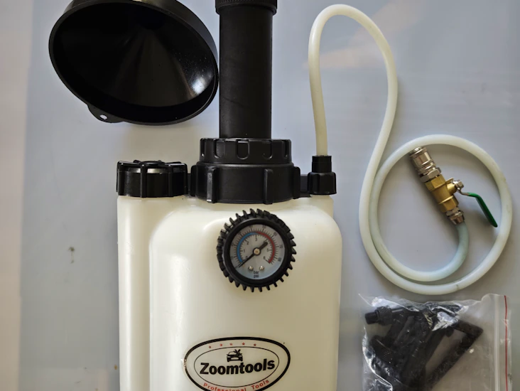 Oljepåfyllare växellåda och slutväxel