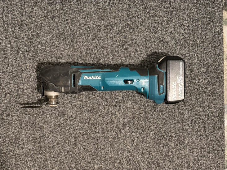 Makita multiverktyg inkl batteri och laddare