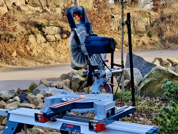 Bosch kap- och gersåg med stativ