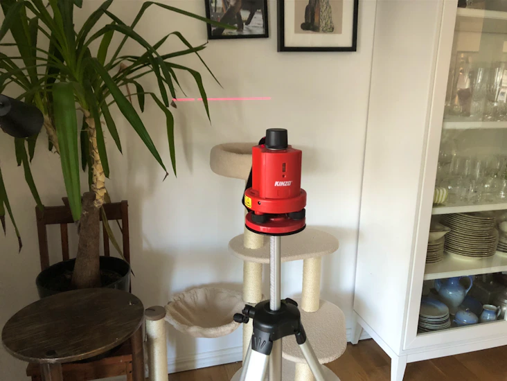 Rotationslaser med stativ och väska