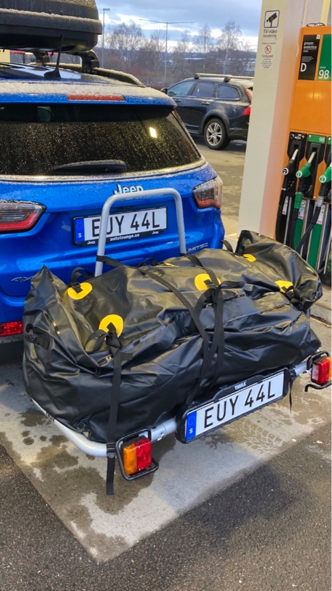 Lasthållare för dragkrok med lastbag 