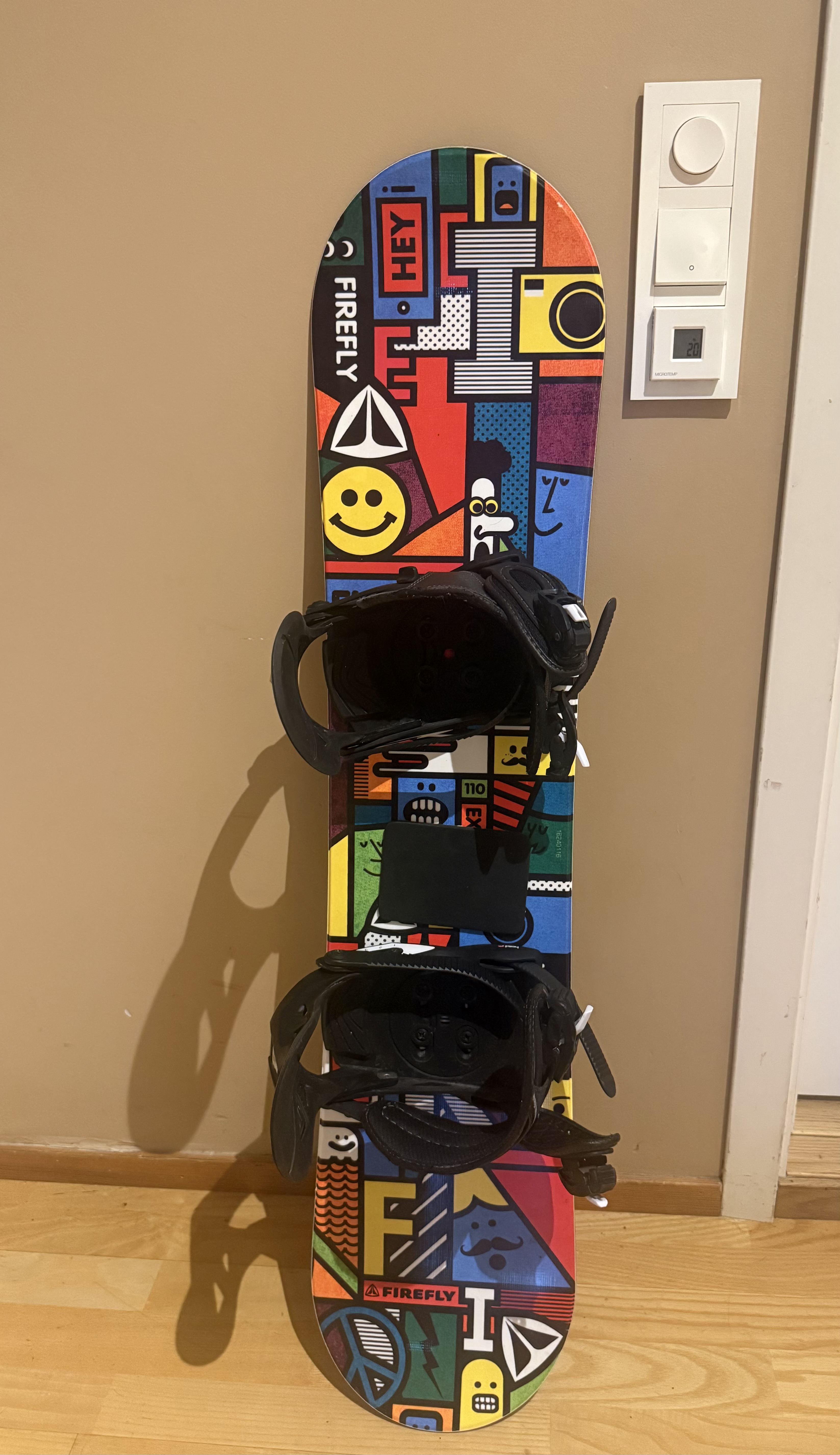 Snowboard 120cm + alpinhjelm og alpinbriller