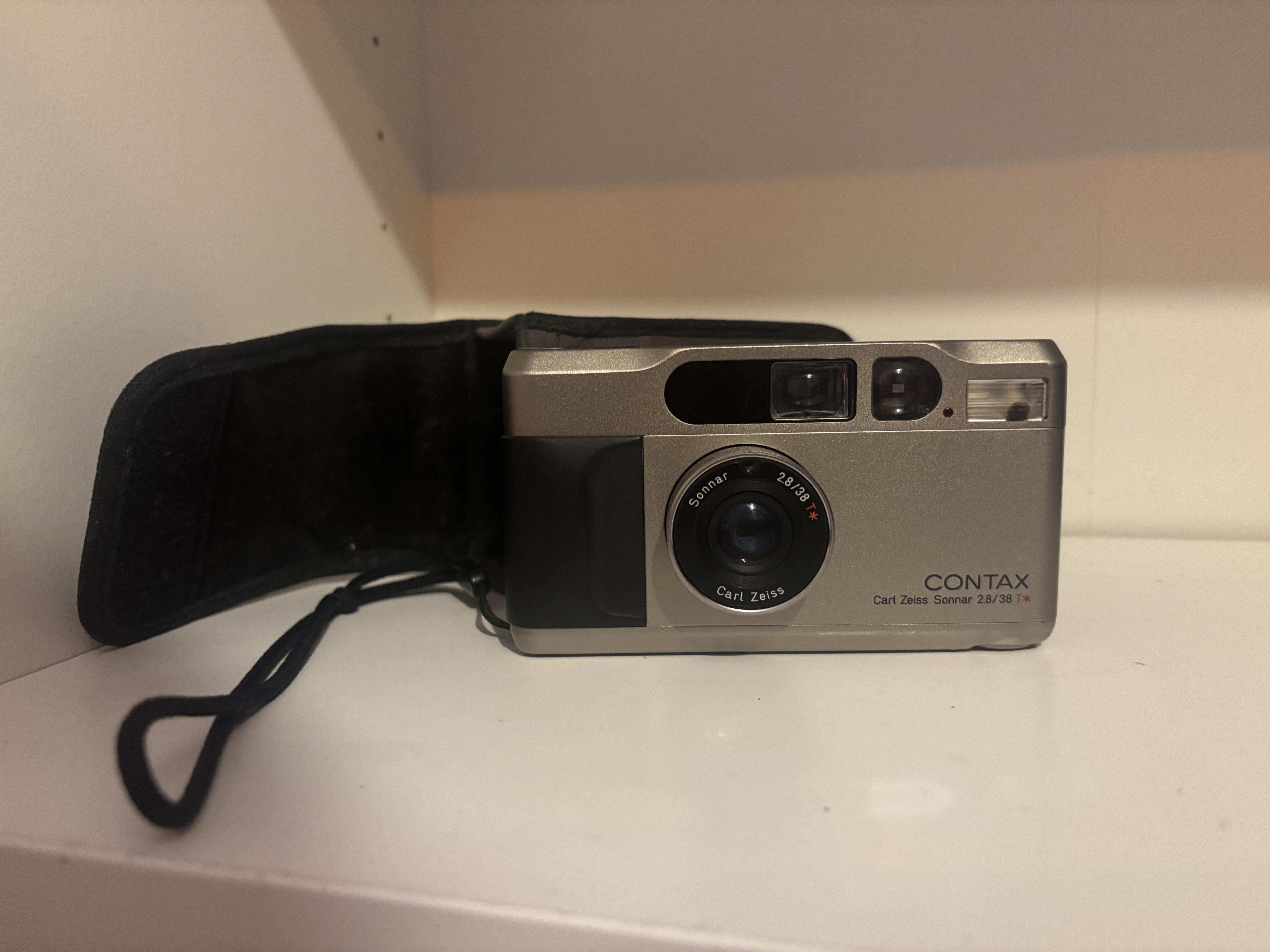Contax t2 35mm point and shoot film camera