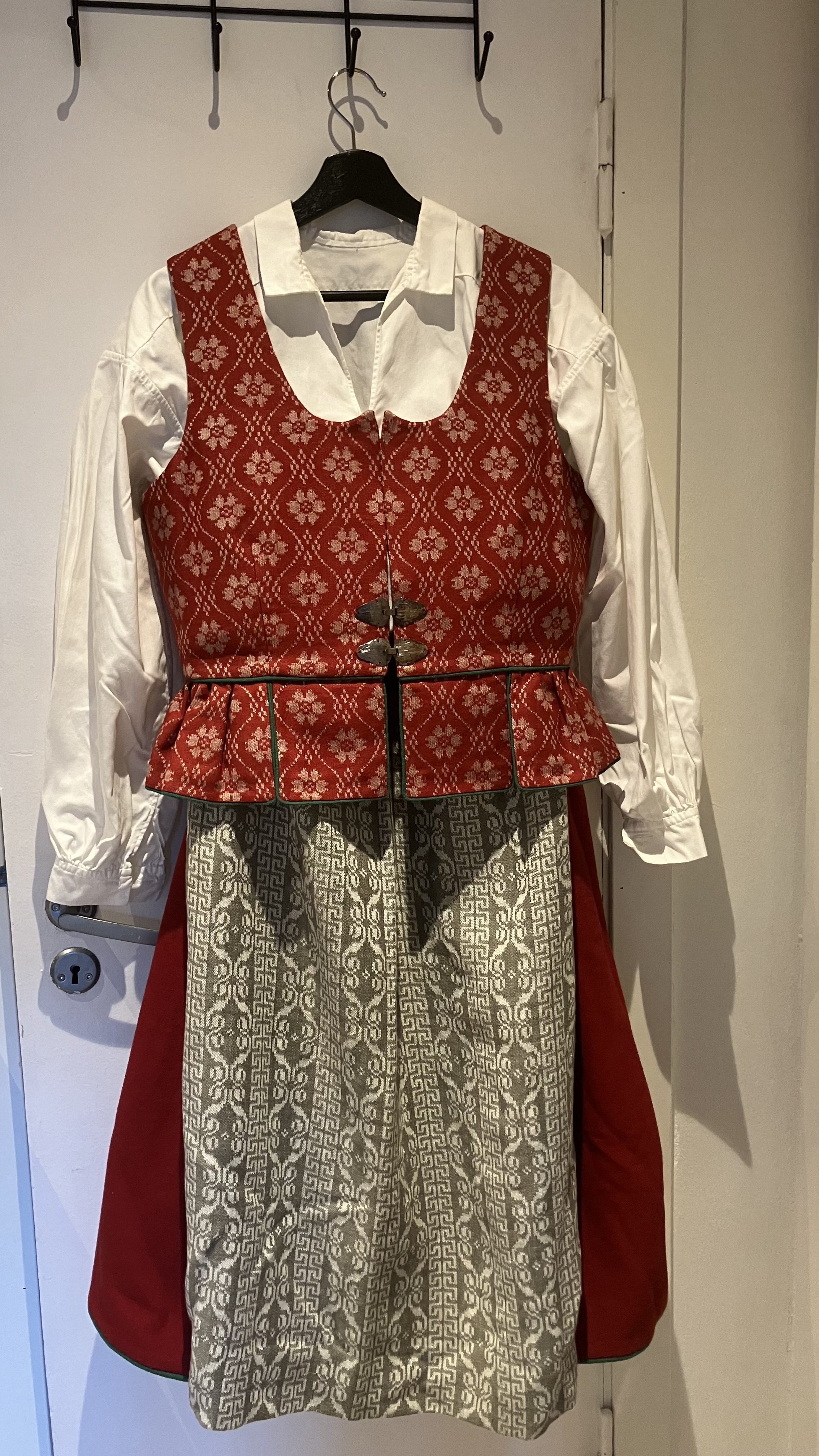 Komplett trønderbunad 