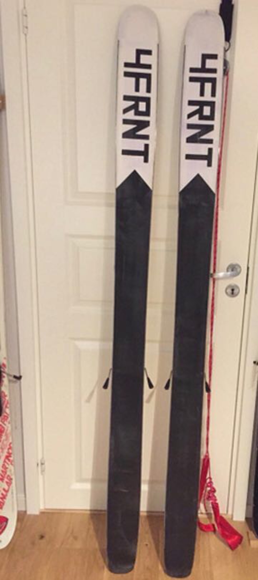 Lei 4frnt Raven Whiteroom toppturski av Bendik G i Oslo Fylke for