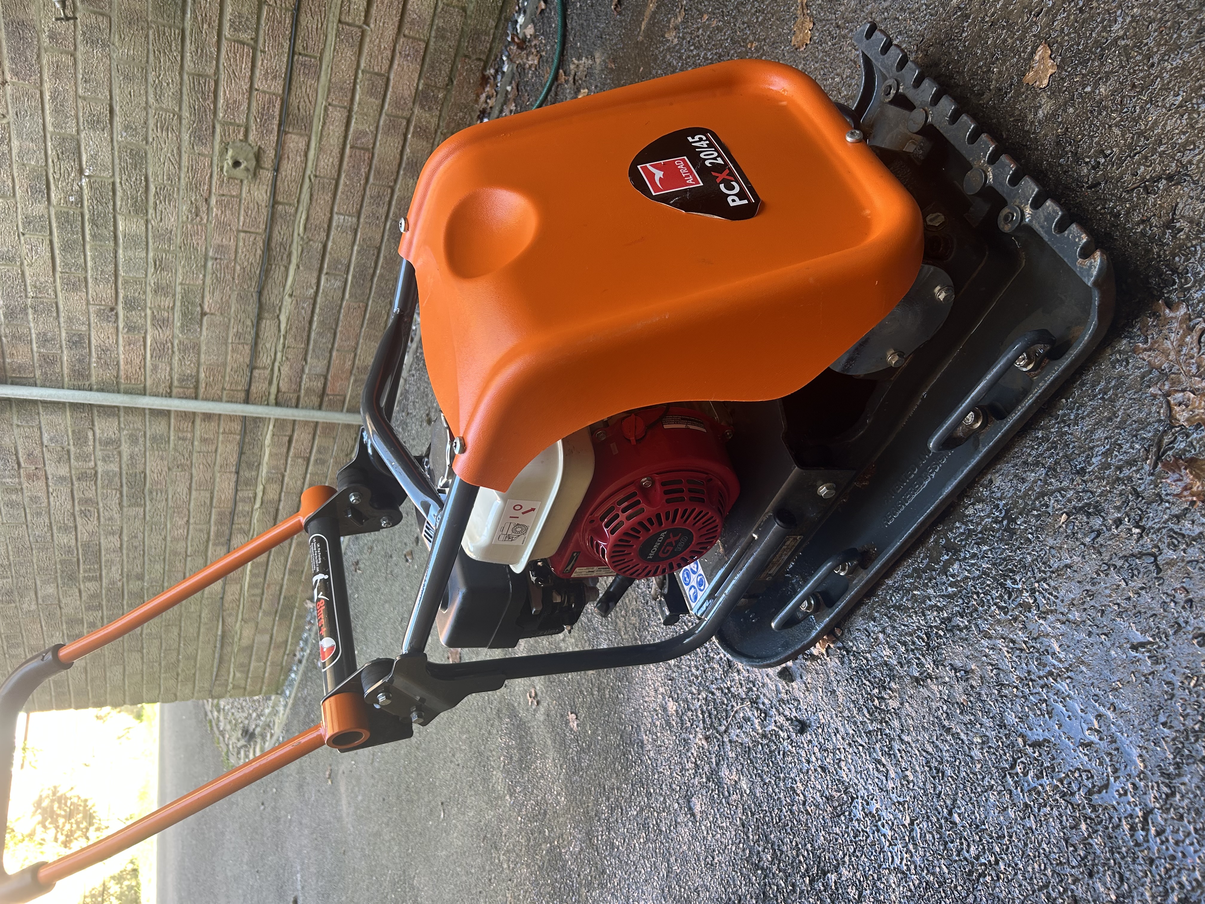 Heavy wacker plate 