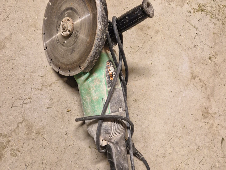 9 toms hitachi vinkelsliper