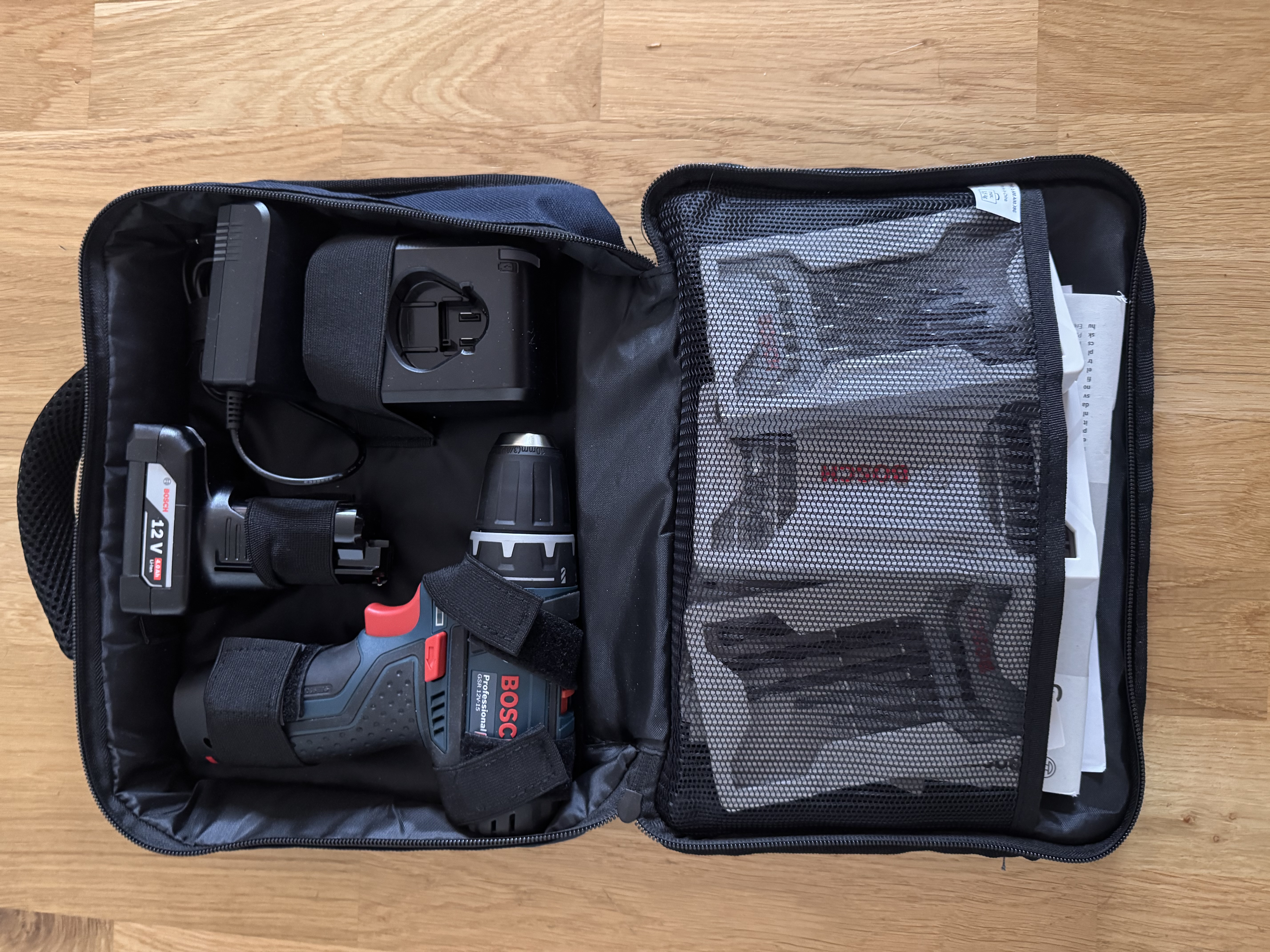 Kompakt och stark bosch professional 12v skruvdragare med kompletta tillbehör