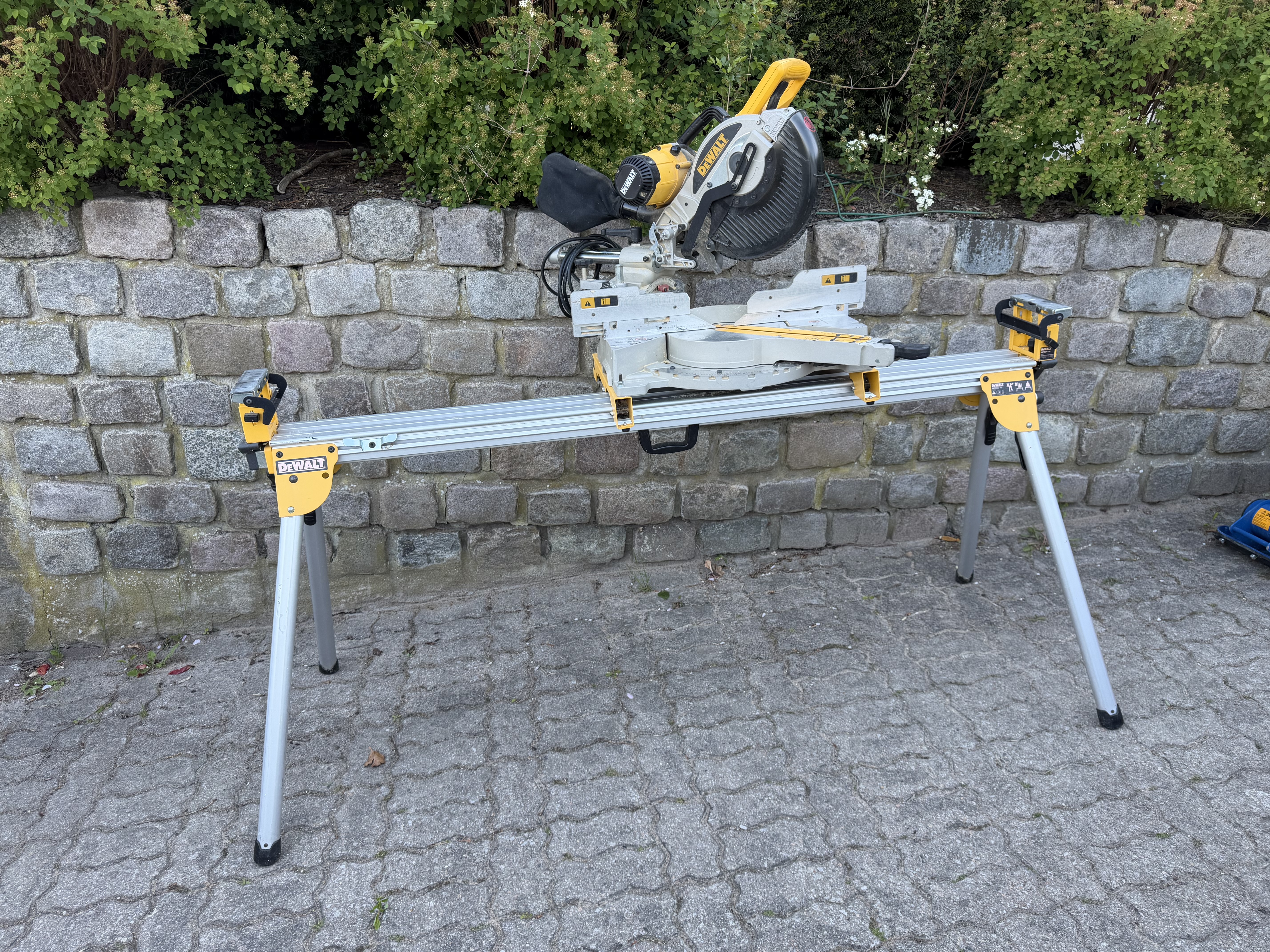 Kap- och gersåg dewalt dw717xps