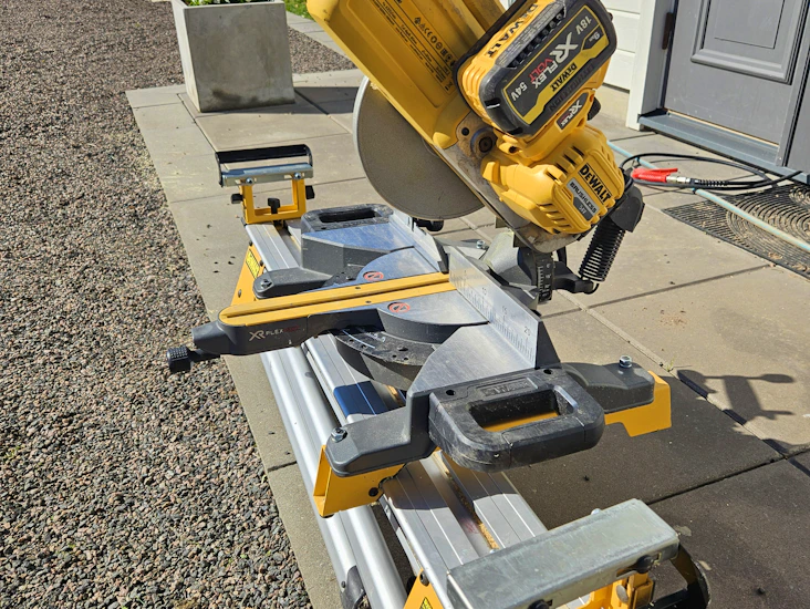 Batteridriven kap/gersåg, stativ ink 9ah 54v batteri och laddare.