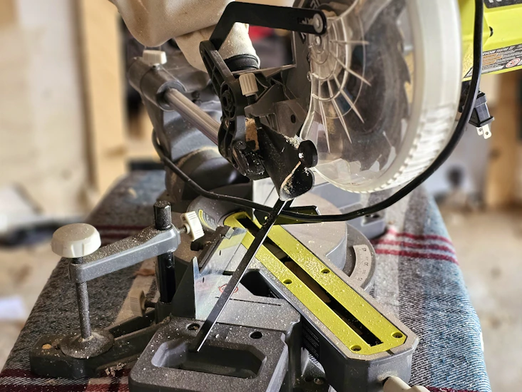Ryobi ems190l mitre saw rental in toronto