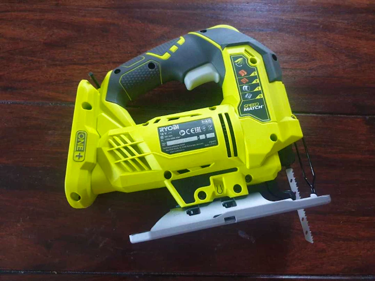 Ryobi one+ batteridrivna sticksåg.