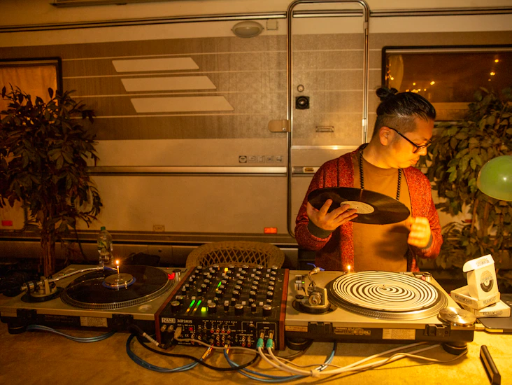 Technics 1200s turntables and ortofon dj cartridges