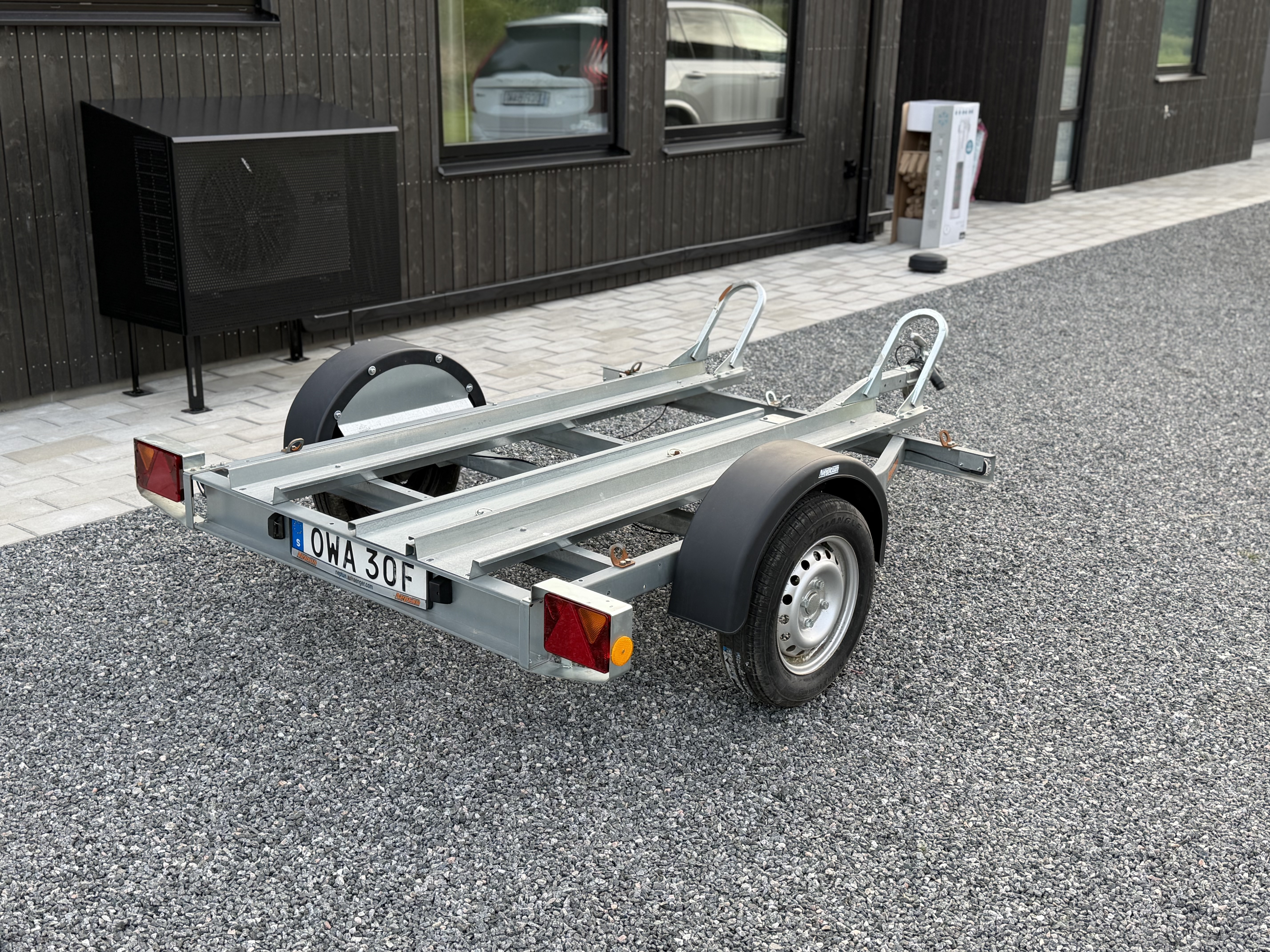 Mc-släp för 2 motorcyklar