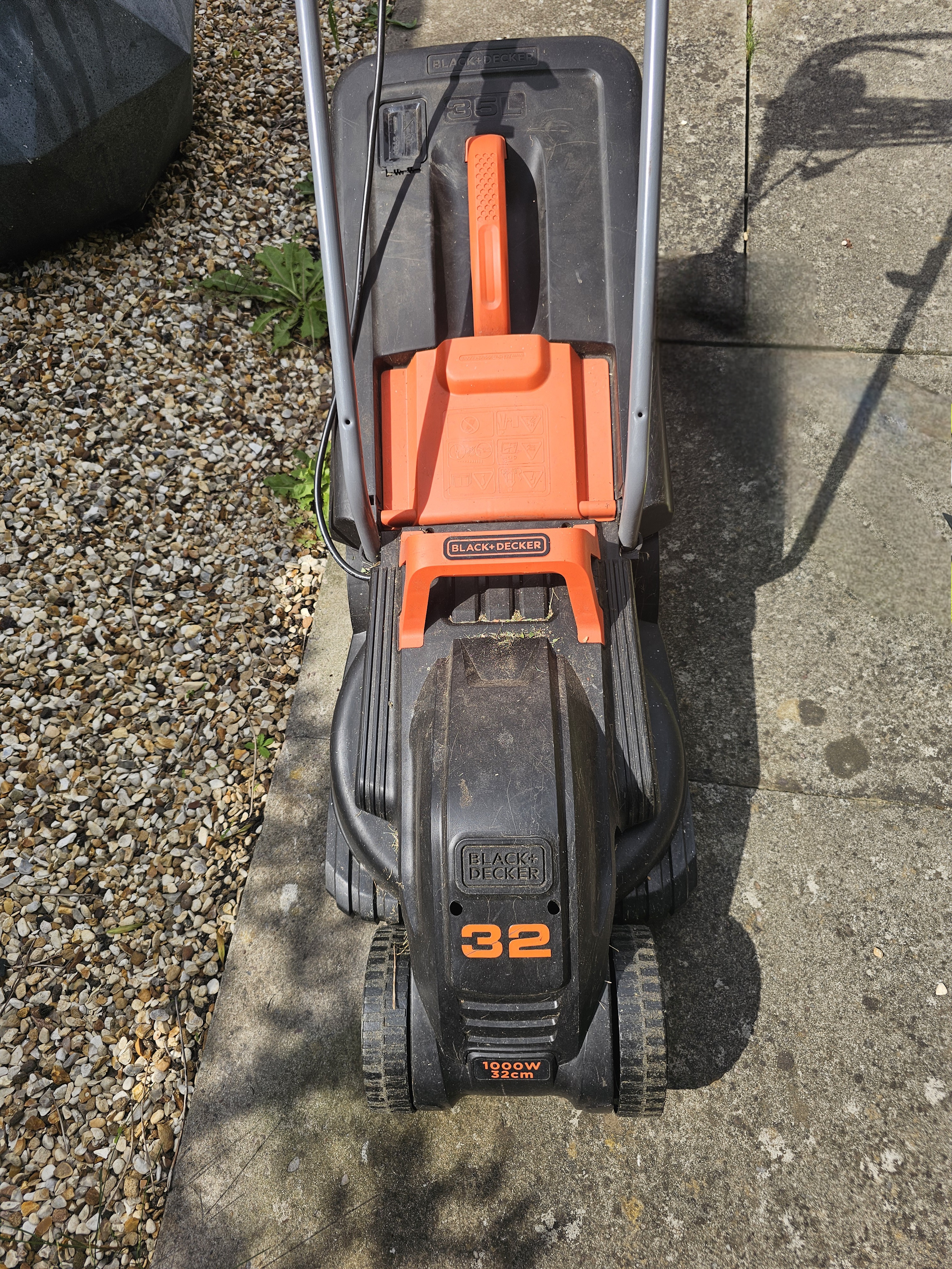 Black+decker electric lawnmower