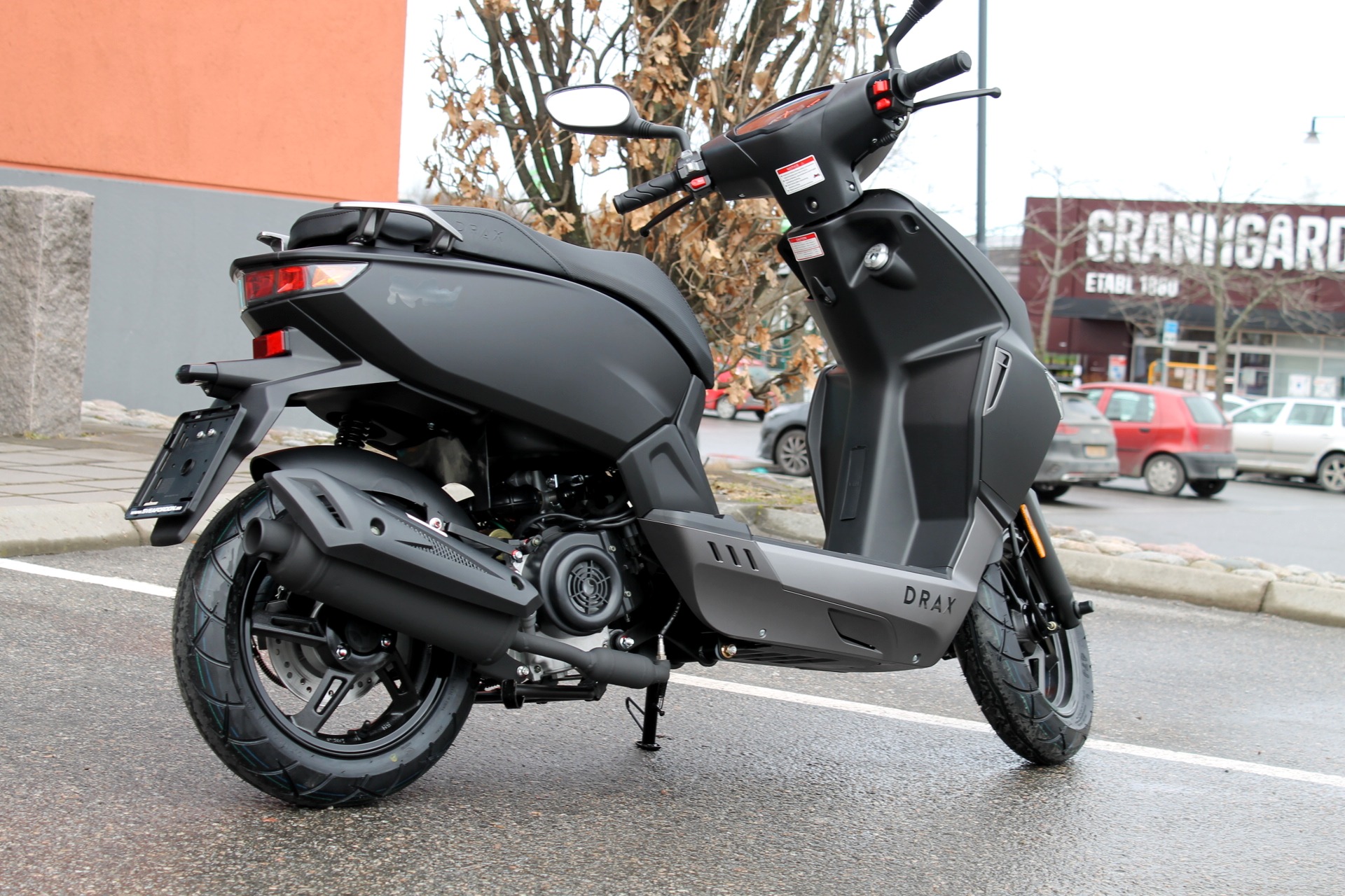 Hyr en drax raw moped 