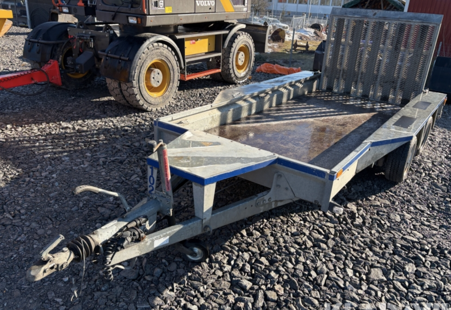 Maskinsläp henra 3500 kg med lastramp