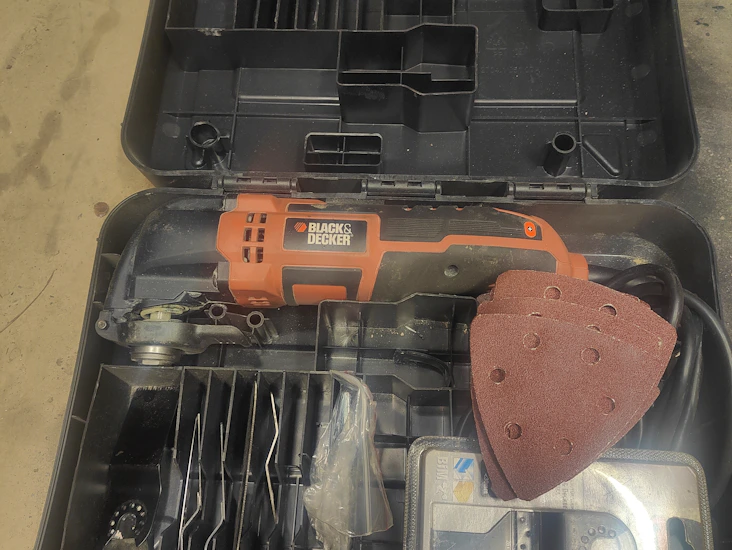 Monitoimi sahaus / hiomakone