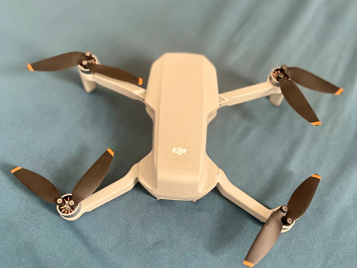 Dji mini 4k drone – compact, easy to fly, stunning footage!
