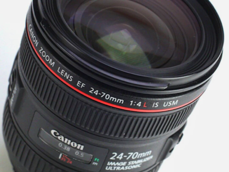Canon ef 24-70mm f4 l is usm macro autofocus lens for eos dslr f/r caps & hood