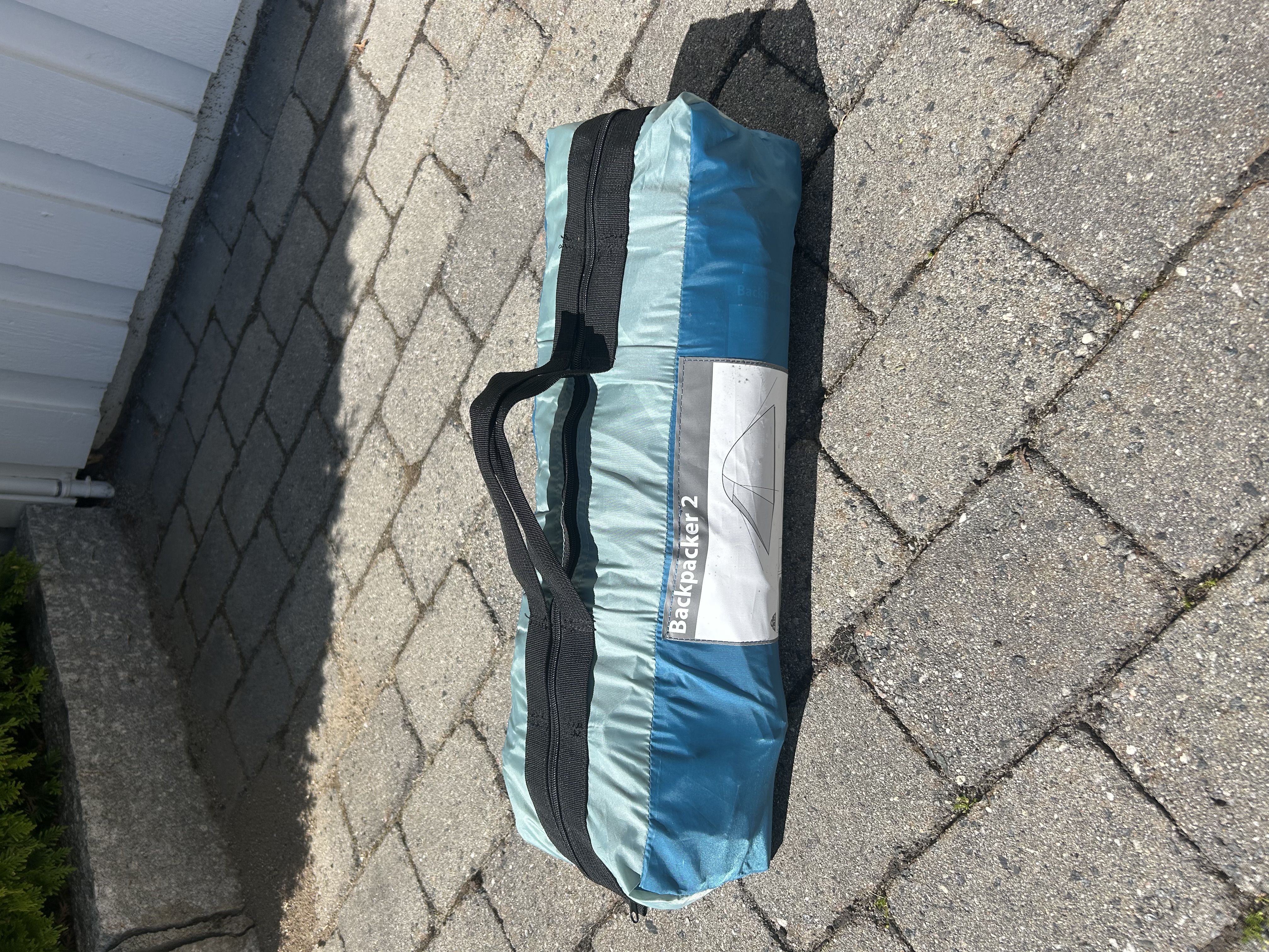 Backpacker tomannstelt