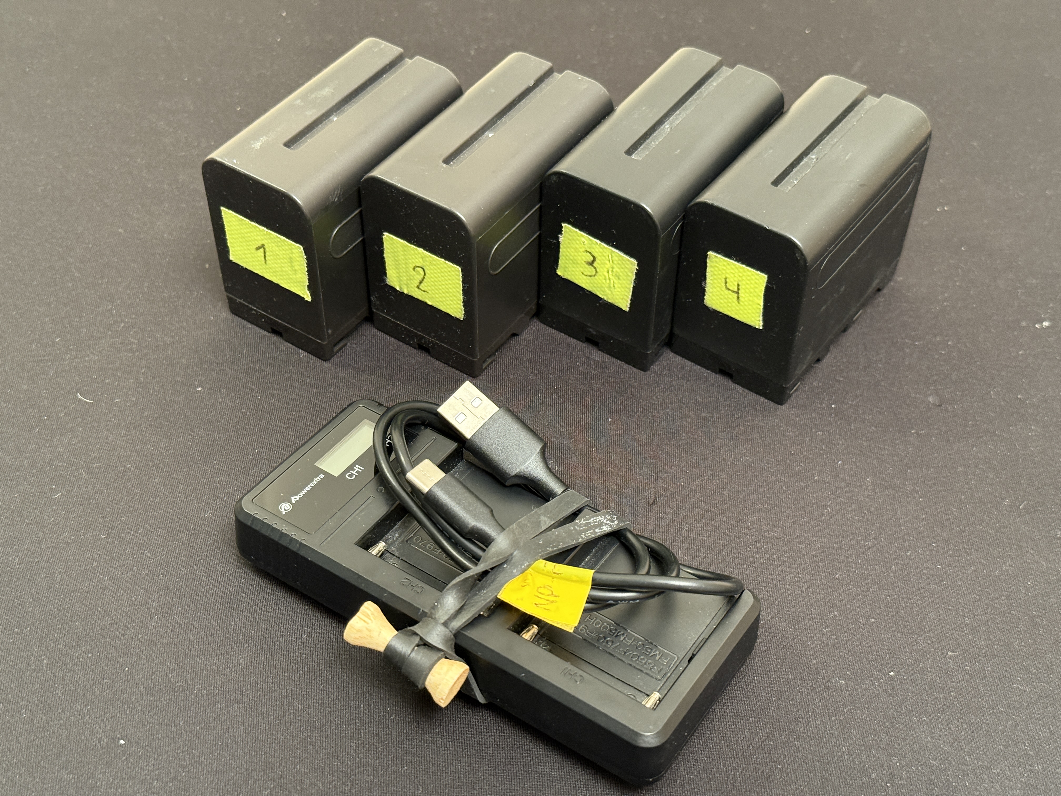 4x npf batteries with fast charger