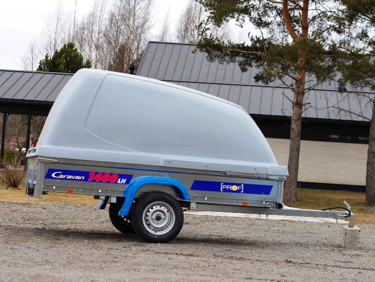 Släpvagn med kåpa