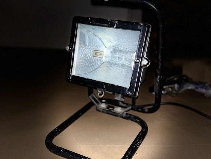 Halogenstrålkastare för bygg & arbetsbelysning