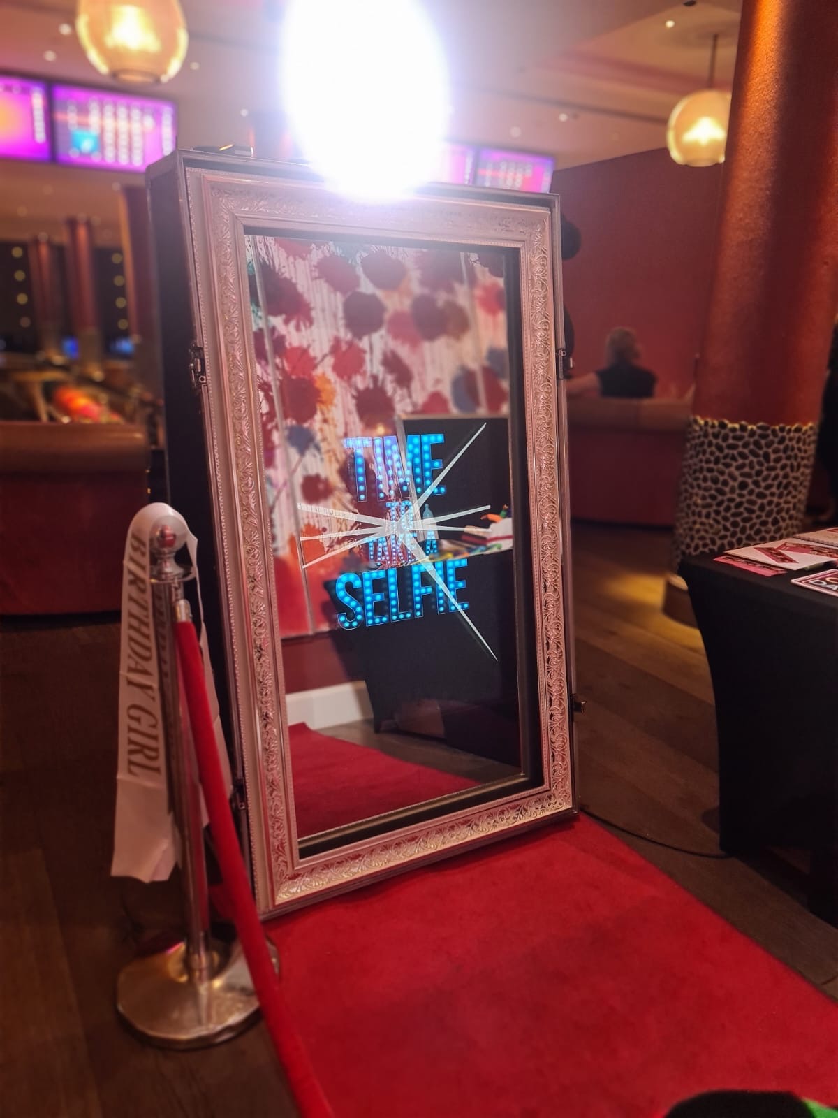 Magic mirror photobooth