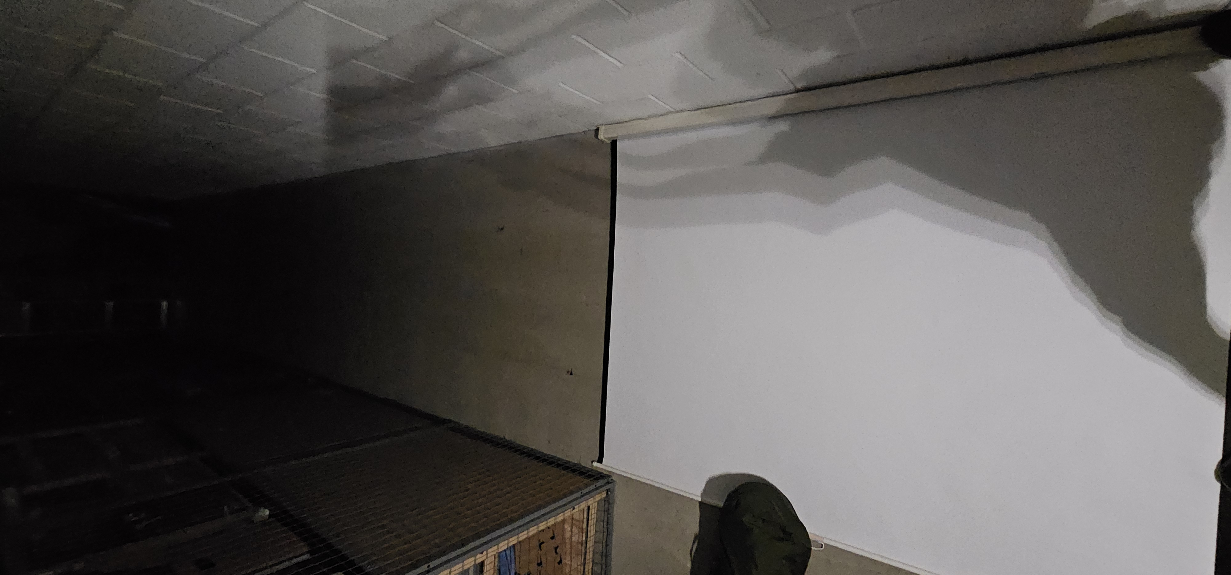 Lerret til projektor,  står ikke alene 200 x 200 cm