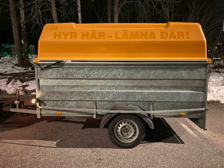 Bromsat släp med kåpa 4.5m3 thule lv1000