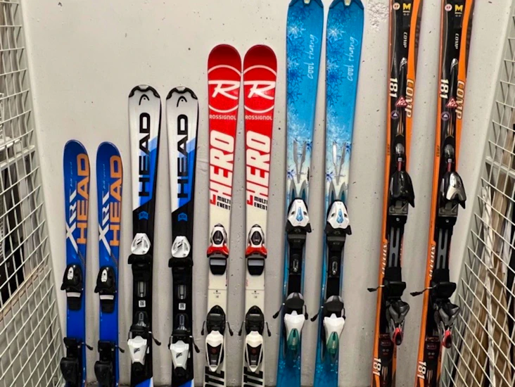 Skidor för hel familj 4 pers