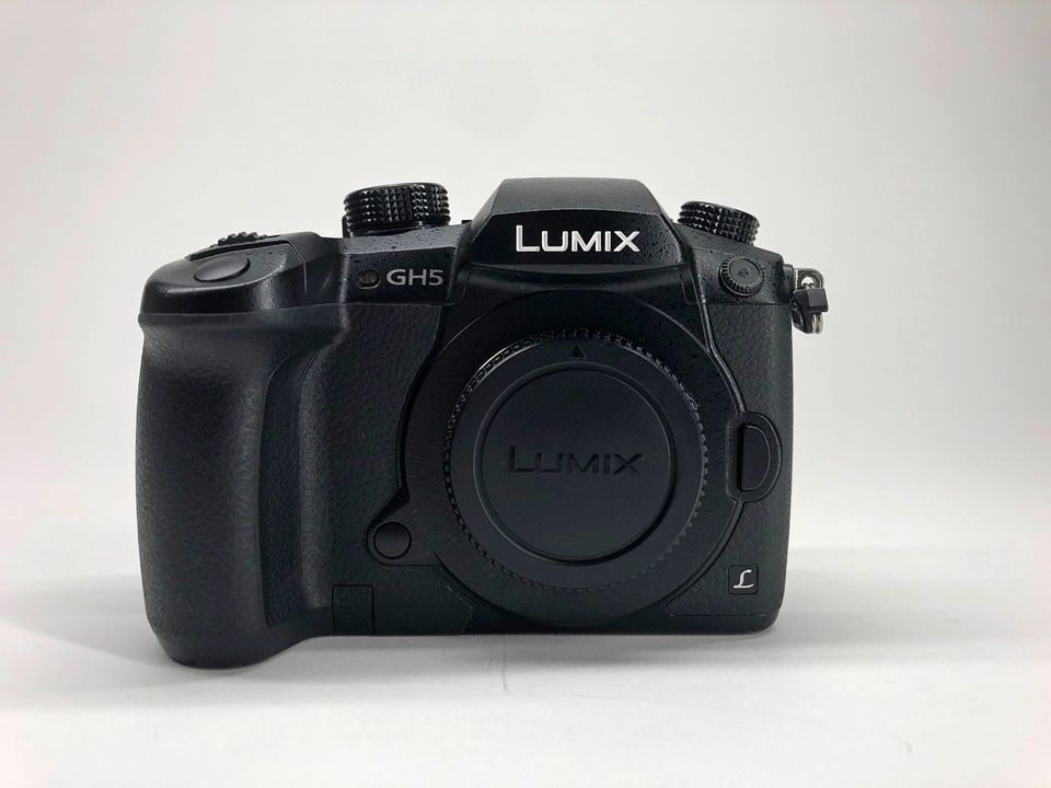 Panasonic lumix gh5 with vitrilox 0.71 ef speed booster (4k, fhd)
