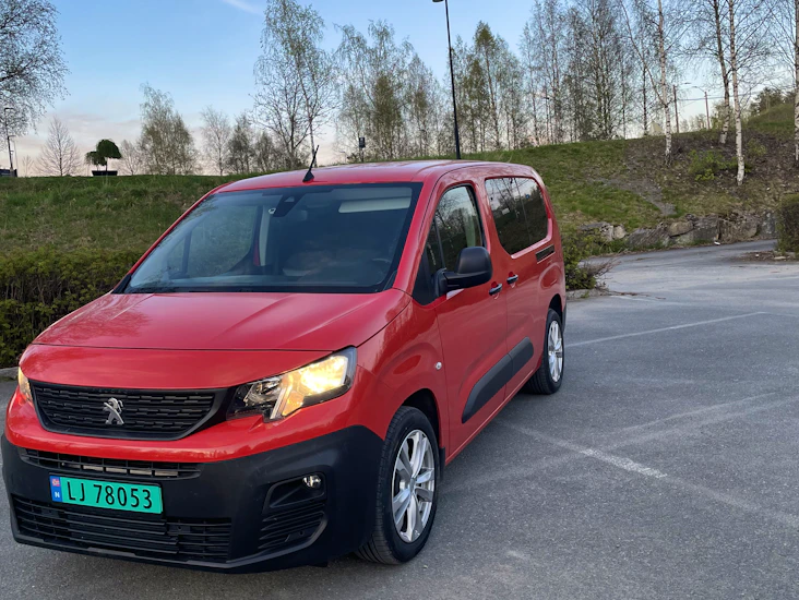 Lang varebil med automat