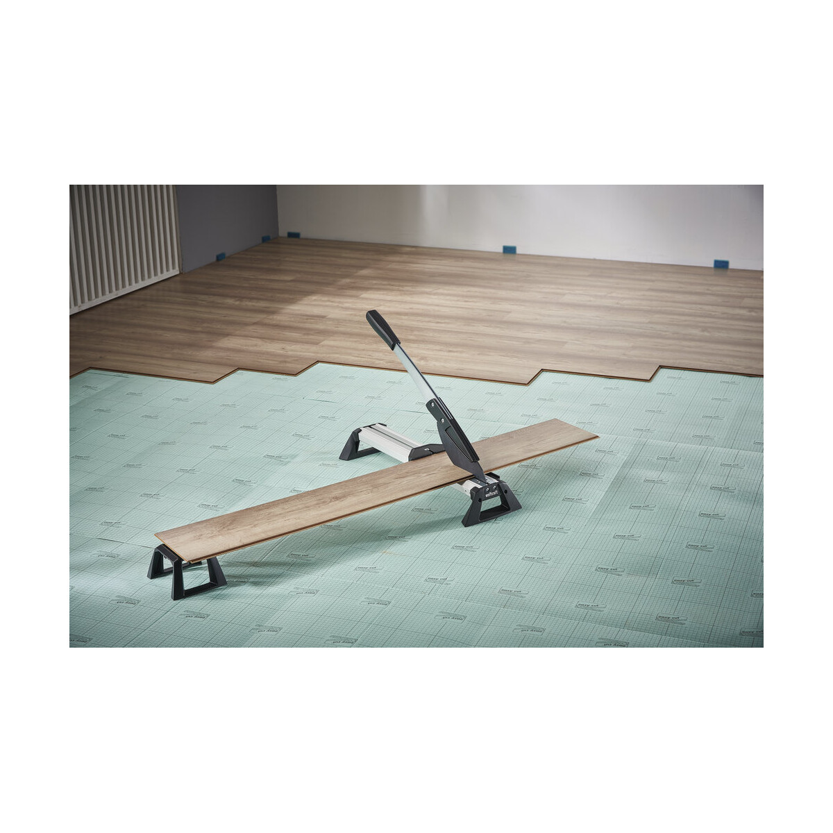 Vinyyli- ja laminaattileikkuri