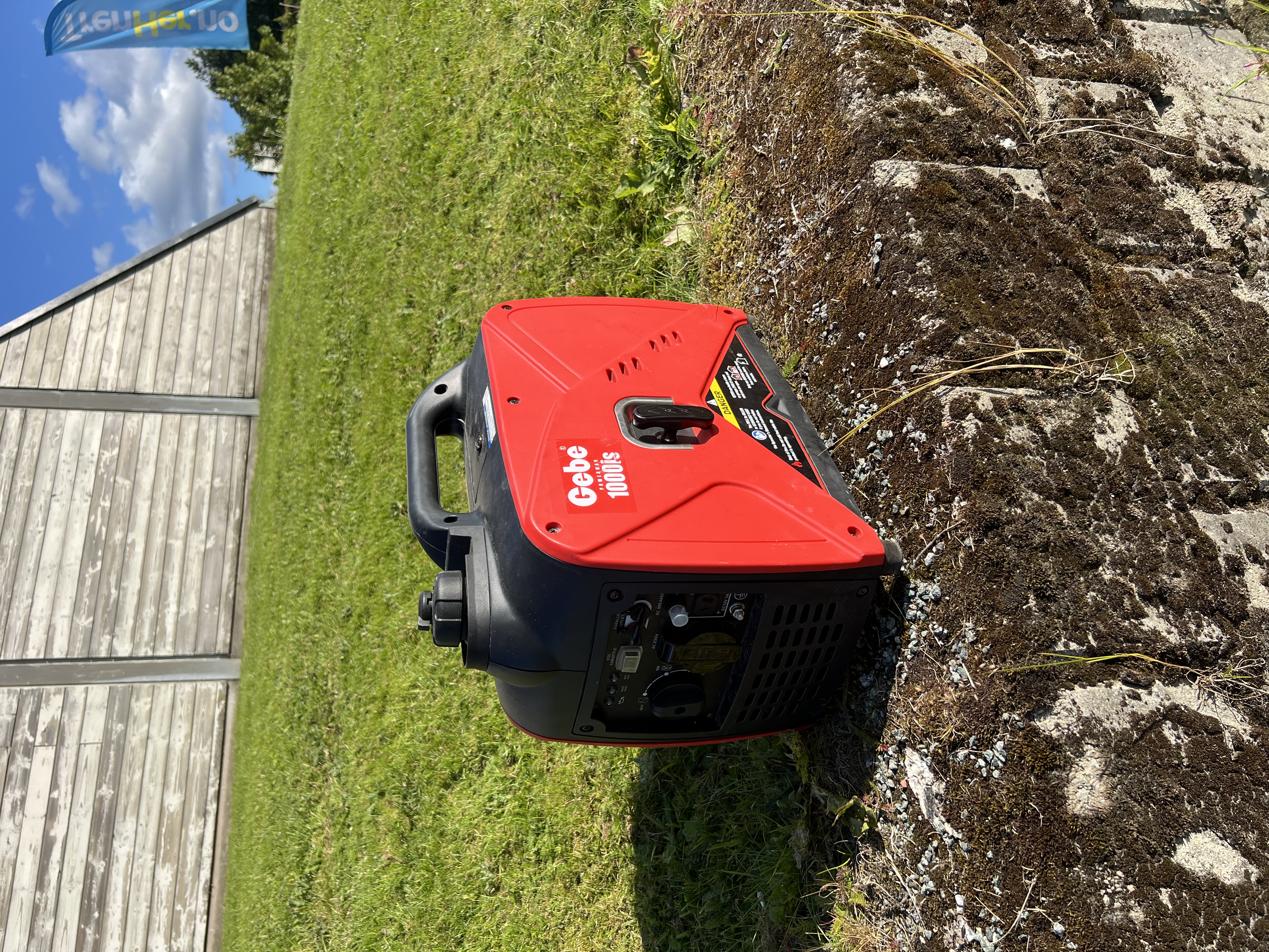 Lite og lett håndterlig strømaggregat