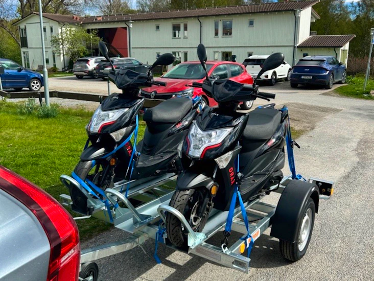 Mc-släp 1-3 motorcyklar åretrunt däck (m+s)