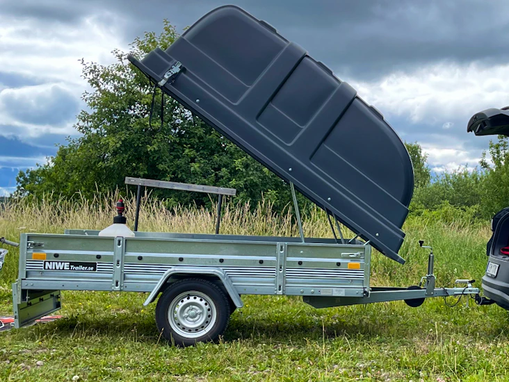 Släpvagn med kåpa 750kg