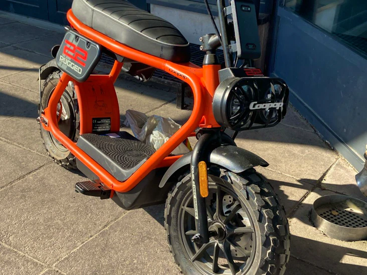Coopop rugged kevytsähköajoneuvo