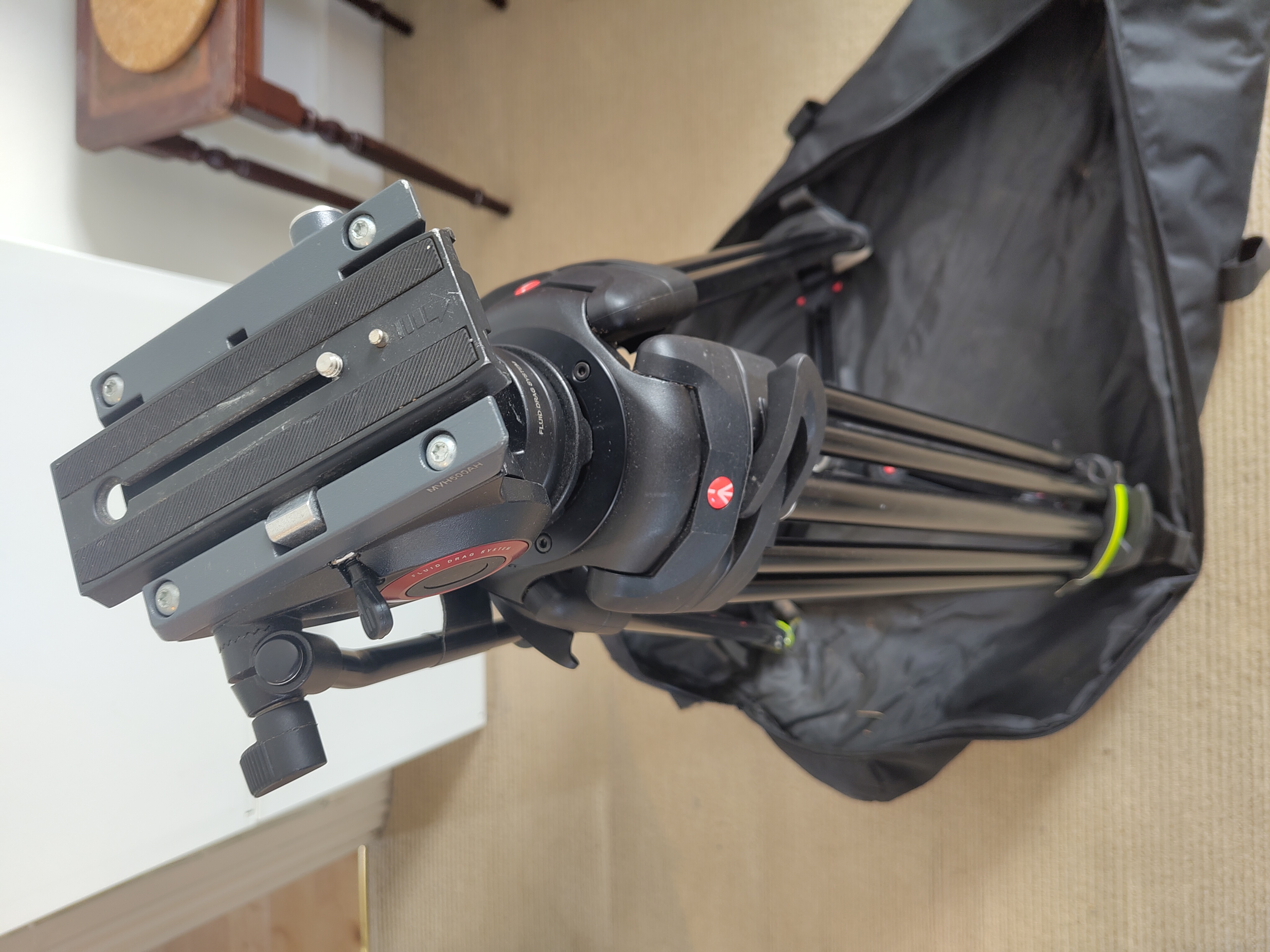 Manfrotto fluid head and manfrotto tripod ( mvh500ah & alu twin ms tripod