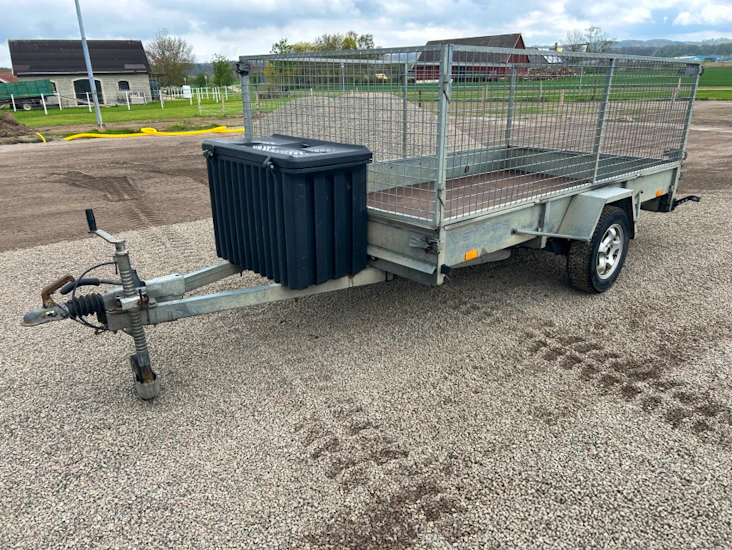 Stort bromsat gallersläp 3x1,6 – extra förvaring – slipp flera vändor