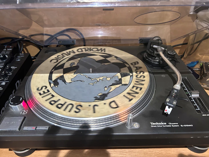 Technics sl-1210 mk2 turntables – industry-standard dj decks for hire